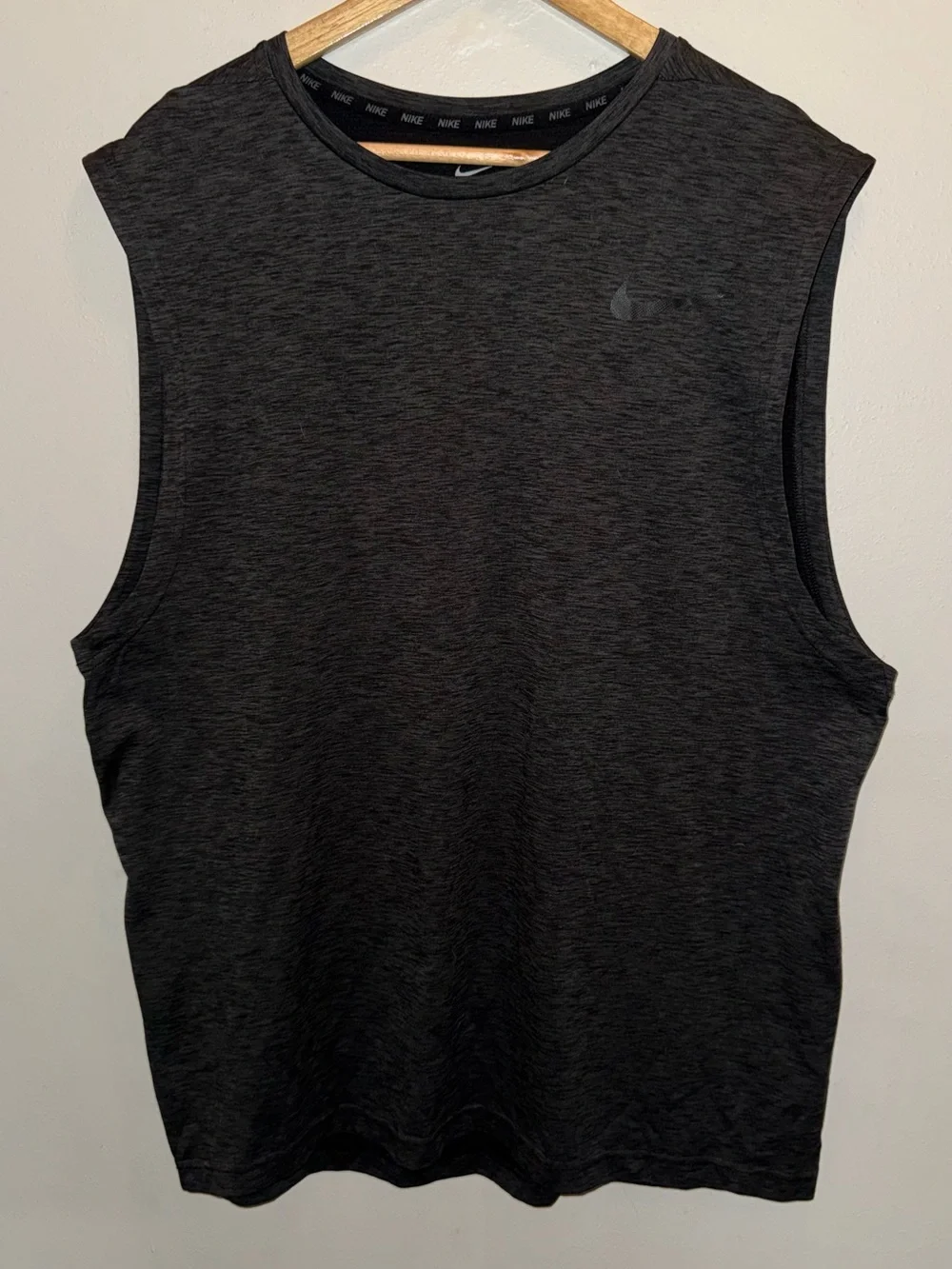 Nike Dri-Fit Men’s Sleeveless Performance Tank Top Size Extra Large Black Gray